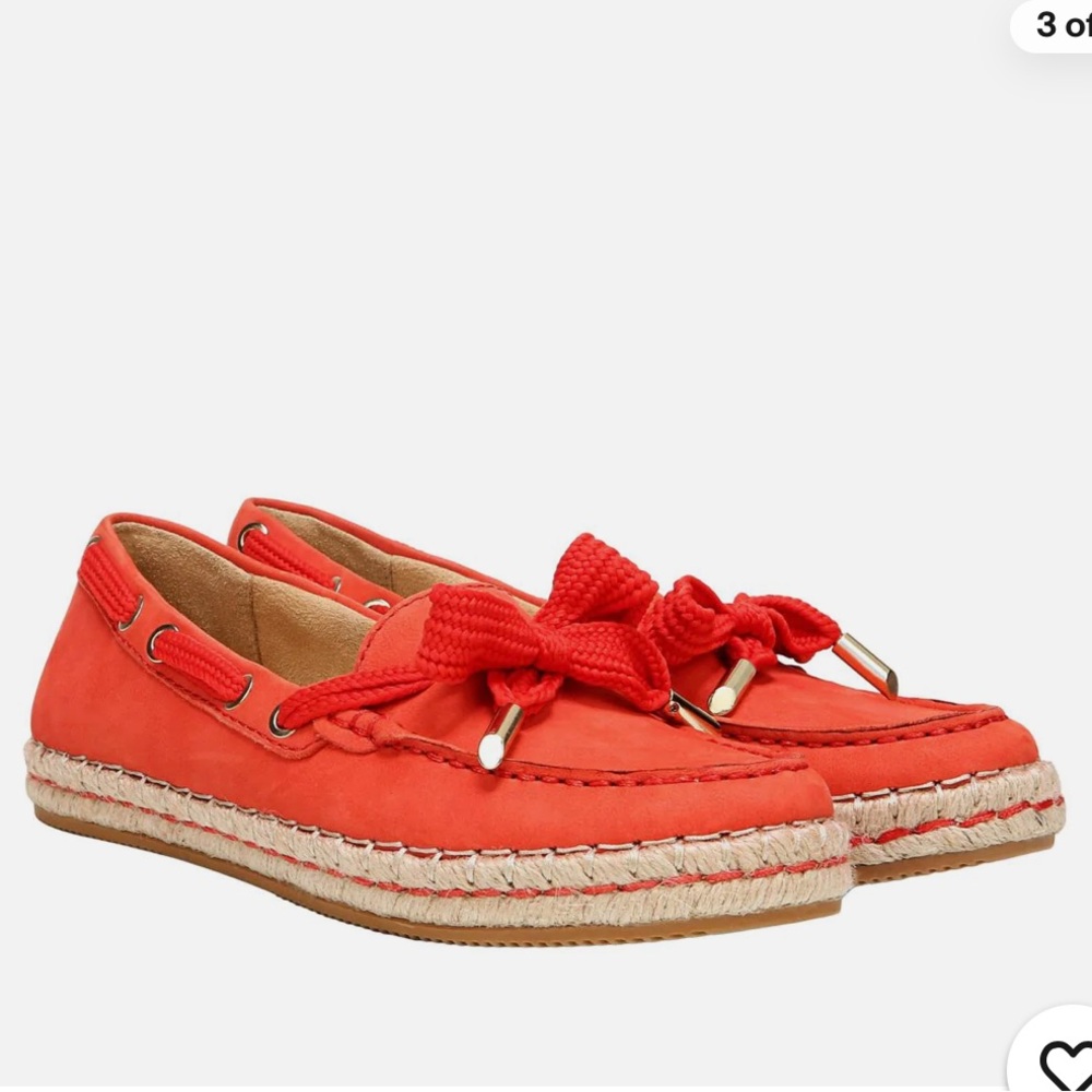 Naturalizer loafer, mango color , size 7 1/2 Wide